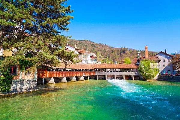 Güzel Thun şehri, Thunersee Gölü, İsviçre Alpleri, İsviçre