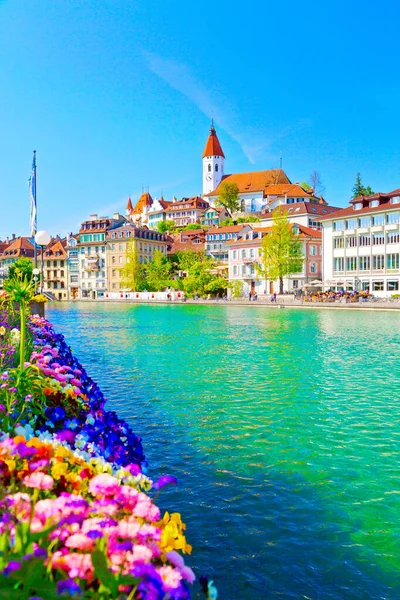 Beautiful Thun City Lake Thunersee Swiss Alps Switzerland — стоковое фото