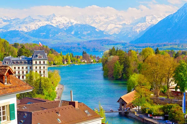 Beautiful Thun City Lake Thunersee Swiss Alps Switzerland — стоковое фото