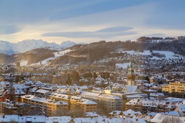 İsviçre 'de kış boyunca Bern Panoraması