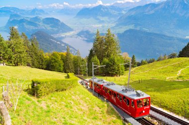 Pilatus Dağı 'nın tepesinde Lucerne, İsviçre Alpleri, İsviçre