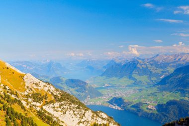 Pilatus Dağı 'nın tepesinde Lucerne, İsviçre Alpleri, İsviçre