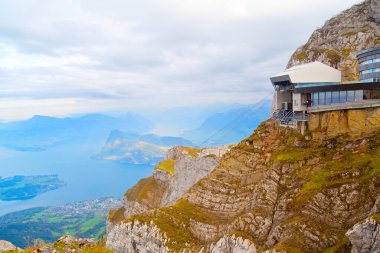 Pilatus Dağı 'nın tepesinde Lucerne, İsviçre Alpleri, İsviçre