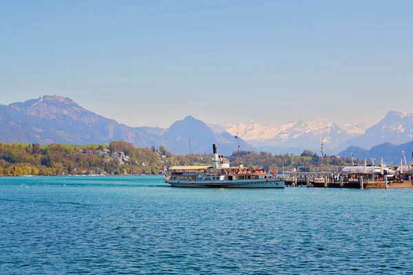Вид Озеро Люцерн Горой Пилатус Швейцарские Альпы Швейцария — стоковое фото