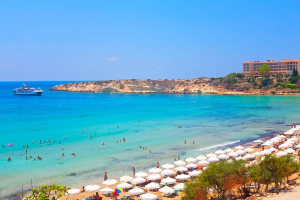 Kıbrıs, Paphos yakınlarındaki güzel sahil ve deniz manzarası