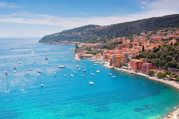 Villefranche-sur-mer 'in panoramik manzarası, Fransız Rivierası, Fransa