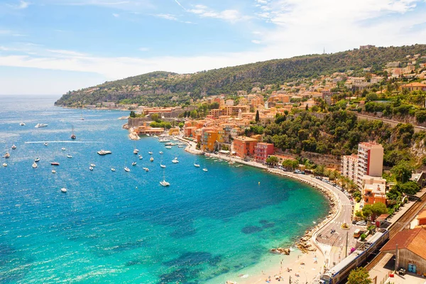 Villefranche-sur-mer 'in panoramik manzarası, Fransız Rivierası, Fransa