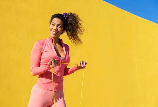 Hermosa Afro Negro Mujer Entrenamiento Fitness Imagen De Stock