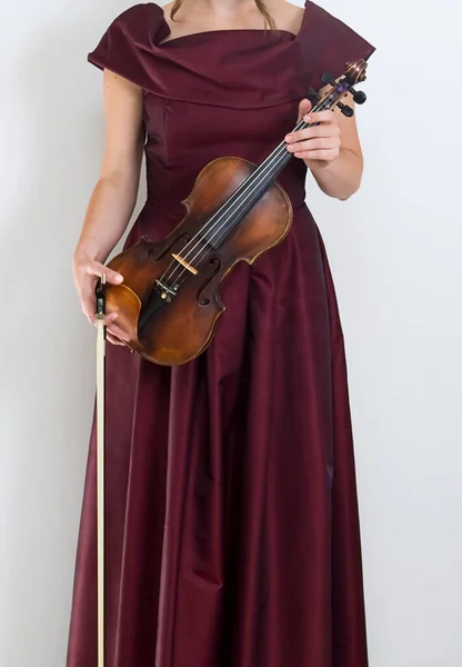 Violino Sob Braço Professor Violino Ensina Alunos Segurar Violino — Fotografia de Stock