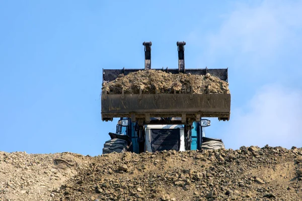 Full Bucket Escalator Earth Frontally Sunny Hot Day Sky Global — 스톡 사진