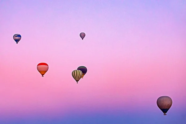 Balony Gorące Powietrze Różowym Niebie Nad Greme — Zdjęcie stockowe