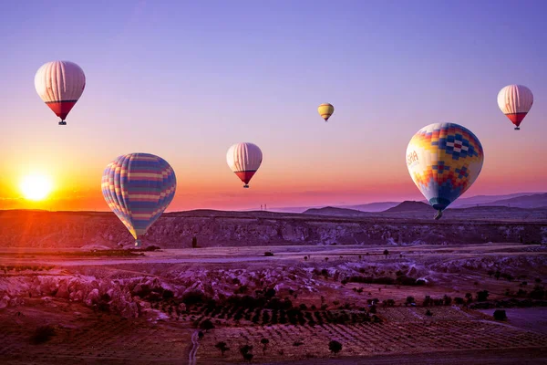 Let Horkovzdušným Balónem Při Východu Slunce Cappadoci — Stock fotografie
