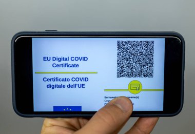 Cep telefonunda AB dijital covid yeşil geçiş sertifikası 