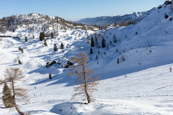 Mountain peaks covered with snow ski resort — Stock Photo, Image