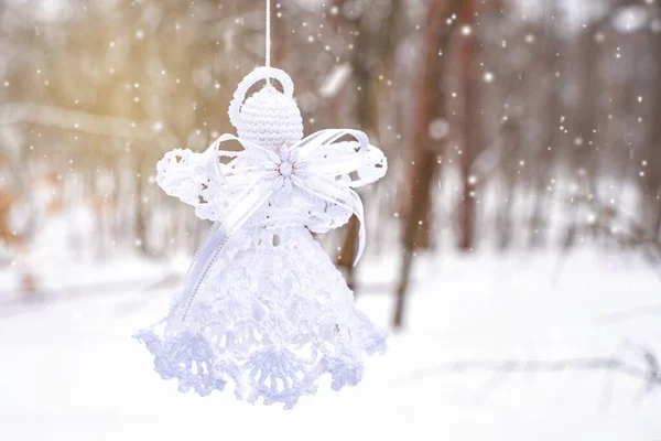 White Angel Made Macrame Hangs Branch Snowy Forest Symbol Christmas — 스톡 사진