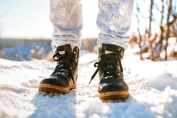 Chaussures Pour Hommes Noires Dans Neige — Photo