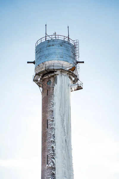 Eiskalter Wasserturm Winter Frostiger Tag — Stockfoto