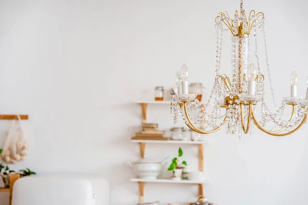 Details Luxurious Crystal Chandelier Bright Interior — Stock Photo, Image