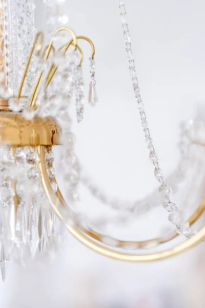 Detalles Una Lujosa Lámpara Araña Cristal Interior Brillante —  Fotos de Stock