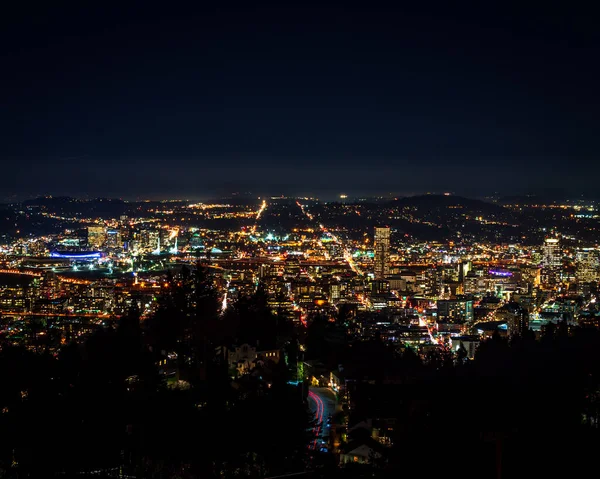 Portland Oregon stadsverlichting tijdens het blauwe uur — Stockfoto