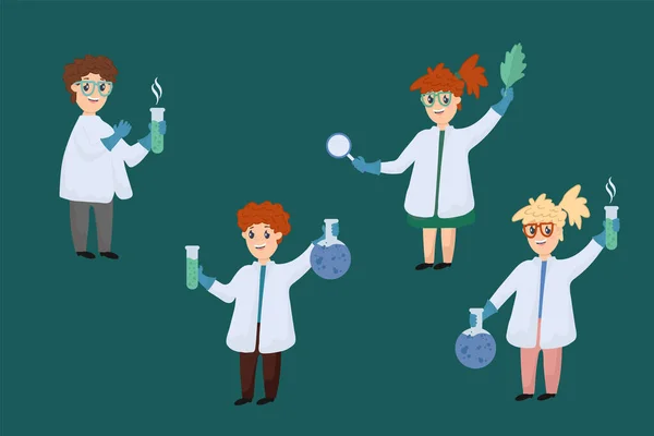 Un conjunto de personajes de niños con batas de laboratorio. Enseñar a los niños experimentos en el aula. Ciencia para niños. — Archivo Imágenes Vectoriales