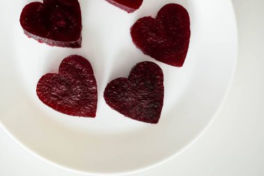 Masa ayarları için kaynamış pancar kökünden rakamlar  