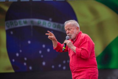 PAULO, BRAZİL - 24 Eylül 2022: Eski Cumhurbaşkanı Luiz Incio Lula da Silva. Grajau 'da bir mitingde.