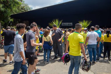 PAULO, BRAZIL - 22 Ekim 2022, Brezilya cumhurbaşkanlığı için mevcut başkan ve aday Jair Messias Bolsonaro, bu Cumartesi Guarulhos 'ta bir miting düzenledi (22))