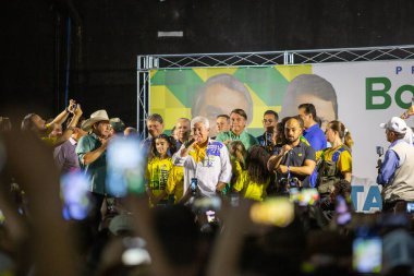 PAULO, BRAZIL - 22 Ekim 2022, Brezilya cumhurbaşkanlığı için mevcut başkan ve aday Jair Messias Bolsonaro, bu Cumartesi Guarulhos 'ta bir miting düzenledi (22))