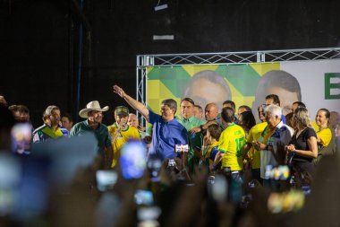 PAULO, BRAZIL - 22 Ekim 2022, Brezilya cumhurbaşkanlığı için mevcut başkan ve aday Jair Messias Bolsonaro, bu Cumartesi Guarulhos 'ta bir miting düzenledi (22))