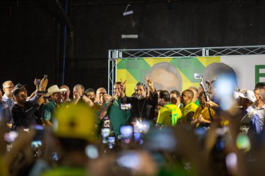 PAULO, BRAZIL - 22 Ekim 2022, Brezilya cumhurbaşkanlığı için mevcut başkan ve aday Jair Messias Bolsonaro, bu Cumartesi Guarulhos 'ta bir miting düzenledi (22))