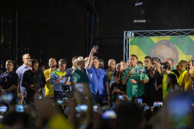 PAULO, BRAZIL - 22 Ekim 2022, Brezilya cumhurbaşkanlığı için mevcut başkan ve aday Jair Messias Bolsonaro, bu Cumartesi Guarulhos 'ta bir miting düzenledi (22))