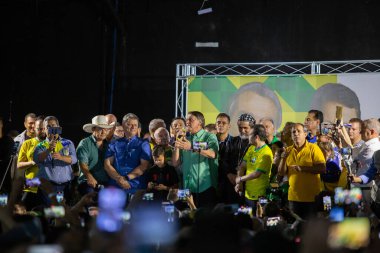 PAULO, BRAZIL - 22 Ekim 2022, Brezilya cumhurbaşkanlığı için mevcut başkan ve aday Jair Messias Bolsonaro, bu Cumartesi Guarulhos 'ta bir miting düzenledi (22))