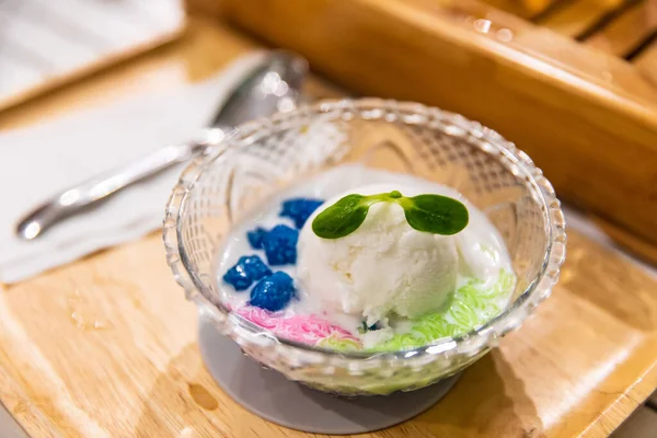 Thai Dessert Leckeres Kokosmilch Eis Mit Salim Und Blauer Wanne — Stockfoto
