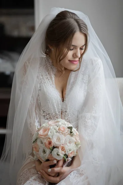 Die Braut Einem Sanften Boudoir Einem Hellen Hotelzimmer Hochzeitstag — Stockfoto