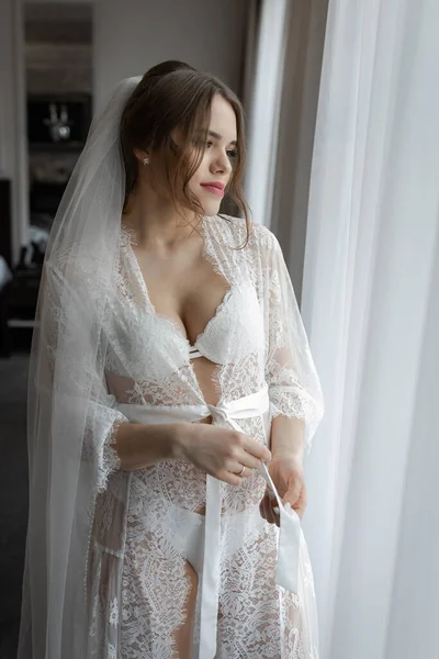 Die Braut Einem Sanften Boudoir Einem Hellen Hotelzimmer Hochzeitstag — Stockfoto