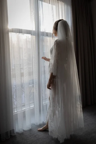 Νύφη Ένα Απαλό Μπουντουάρ Ένα Φωτεινό Δωμάτιο Ξενοδοχείου Ημέρα Γάμου — Φωτογραφία Αρχείου
