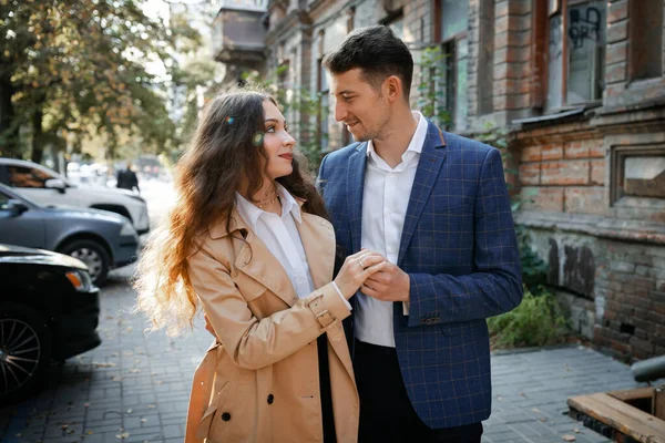 Jong Gelukkig Stel Stad Oekraïne Levensstijl — Stockfoto