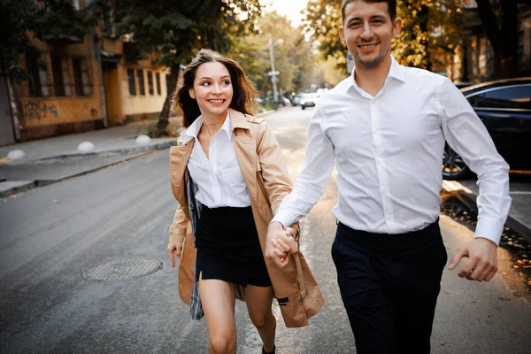 Jong Gelukkig Stel Stad Oekraïne Levensstijl — Stockfoto