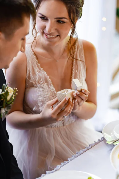 Young Happy Couple Love Bride Has Dark Hair Long Veil — Foto de Stock