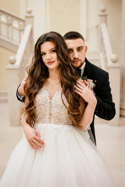 Beautiful Wedding Couple Happy Bride Luxurious Husband — Foto de Stock