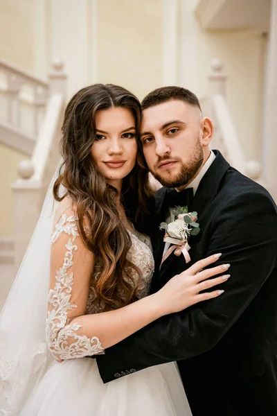 Beautiful Wedding Couple Happy Bride Luxurious Husband — Foto de Stock