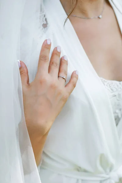 Close Bride Hand Wedding Details — Stockfoto