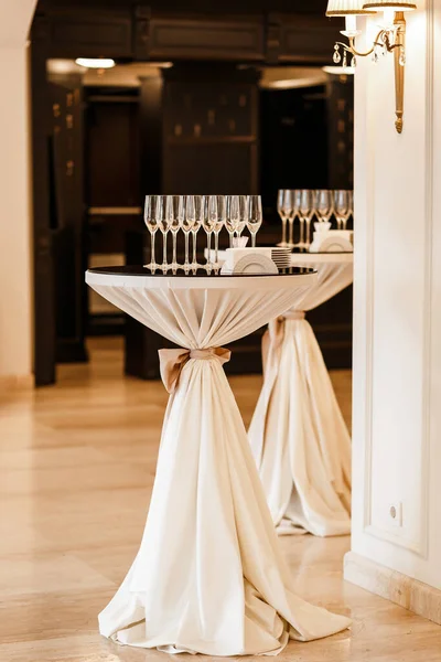 Tavolo Buffet Con Bicchieri Champagne Arredamento Vacanze — Foto Stock