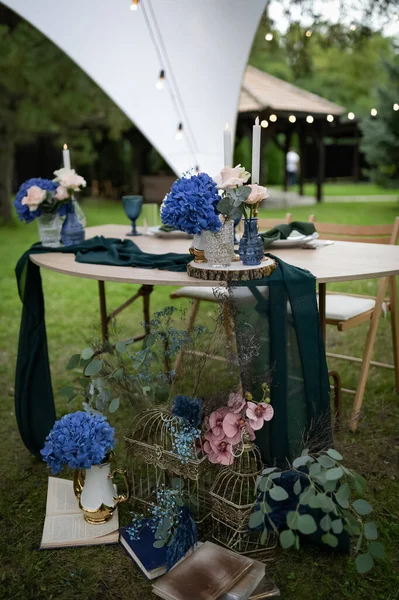 Hochzeitsdetails Tischdekorationen Mit Blumen Schöner Park — Stockfoto