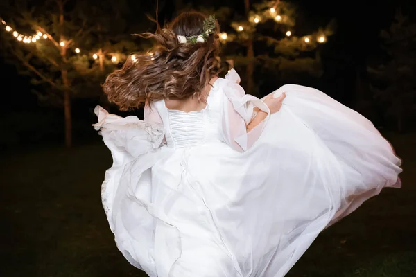 Fille Luxuriante Dans Une Robe Mariée Blanche Élégante Mariée Charmante — Photo