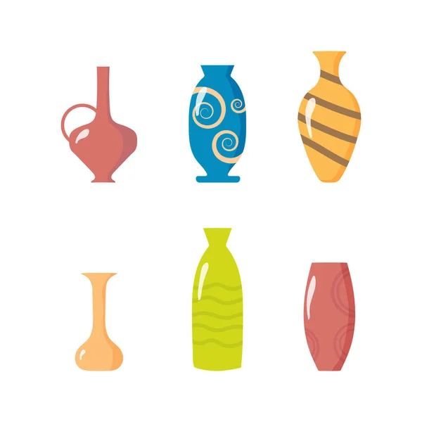 Jarrón de cerámica de colores, utensilios de cocina, tazones de barro, ollas. — Foto de Stock