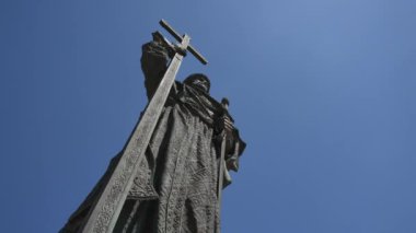 Moskova Kremlin 'deki Prens Vladimir anıtı. Alt manzara. Yakın plan. yaz