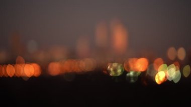 Sonbaharın sonlarında Moskova 'nın akşam şehri manzarası. Gece Şehri. Odaklanma değişikliği.