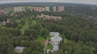 Brick modern hastane sanatoryumu çok güzel bir tasarıma sahip. Hava görünümü